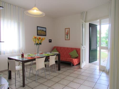 Comfy Villa With Charming Garden