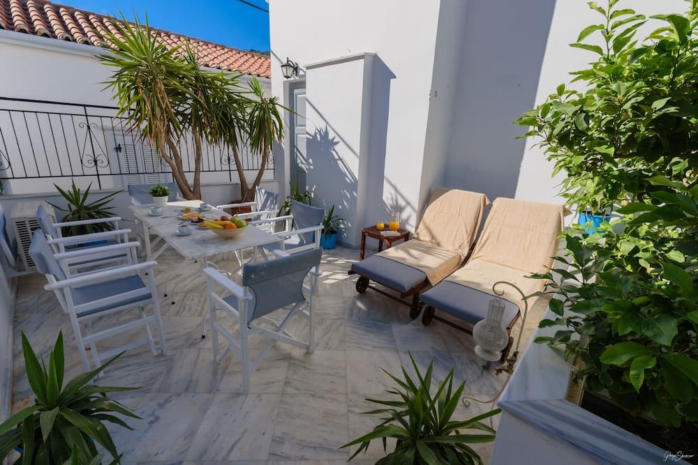 Hydra's Pearl - Blue Pearl