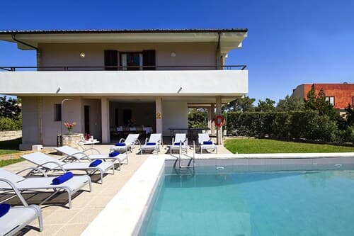 Villa - 4 Bedrooms with Pool and WiFi - 108746