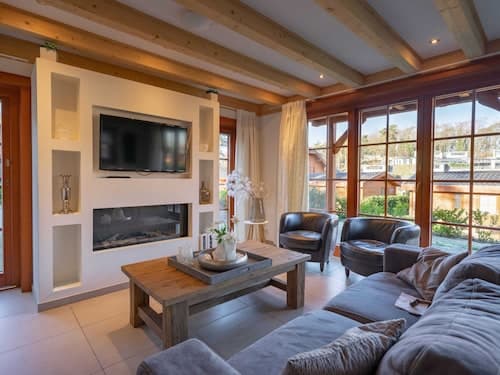 Wooden Holiday Home with Microwave near Brunssummerheide
