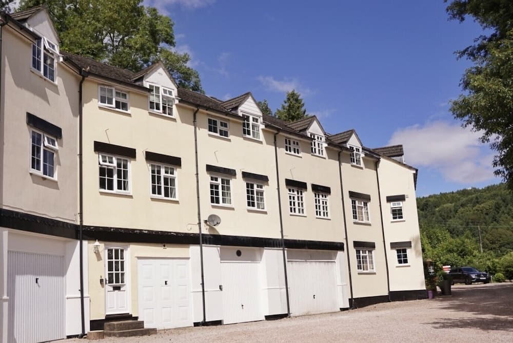 Karah Retreats - Symonds Yat