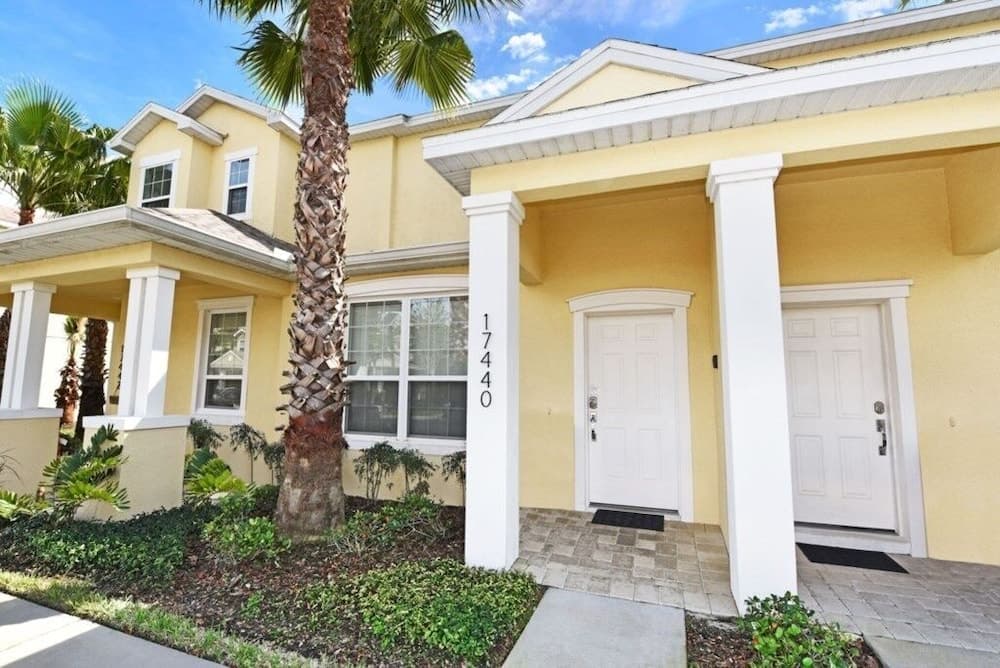 Beautiful 3-bed 10 Minutes From Disney-17440 Serenity Resort 3 Bedroom Townhouse by RedAwning