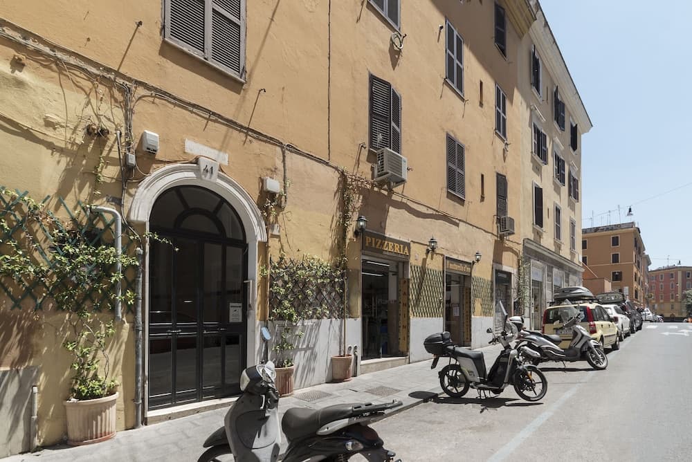 San Lorenzo Wooden Flat