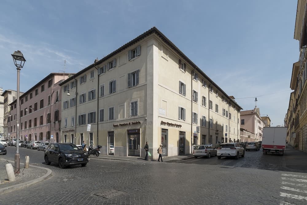 Colosseo Modern Apartment