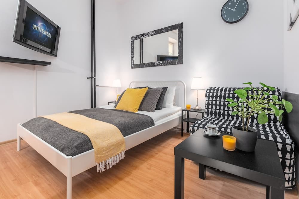 Studio Warsaw Wilcza by Renters