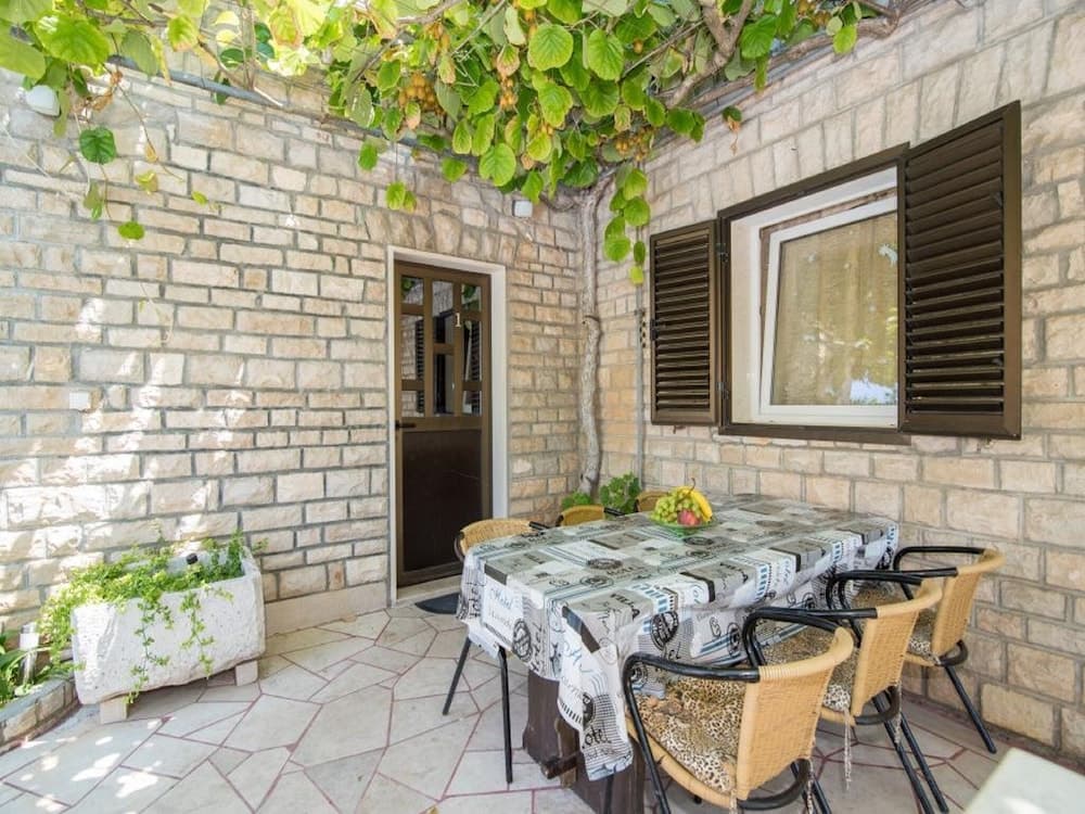 Apartment Sweet Dreams