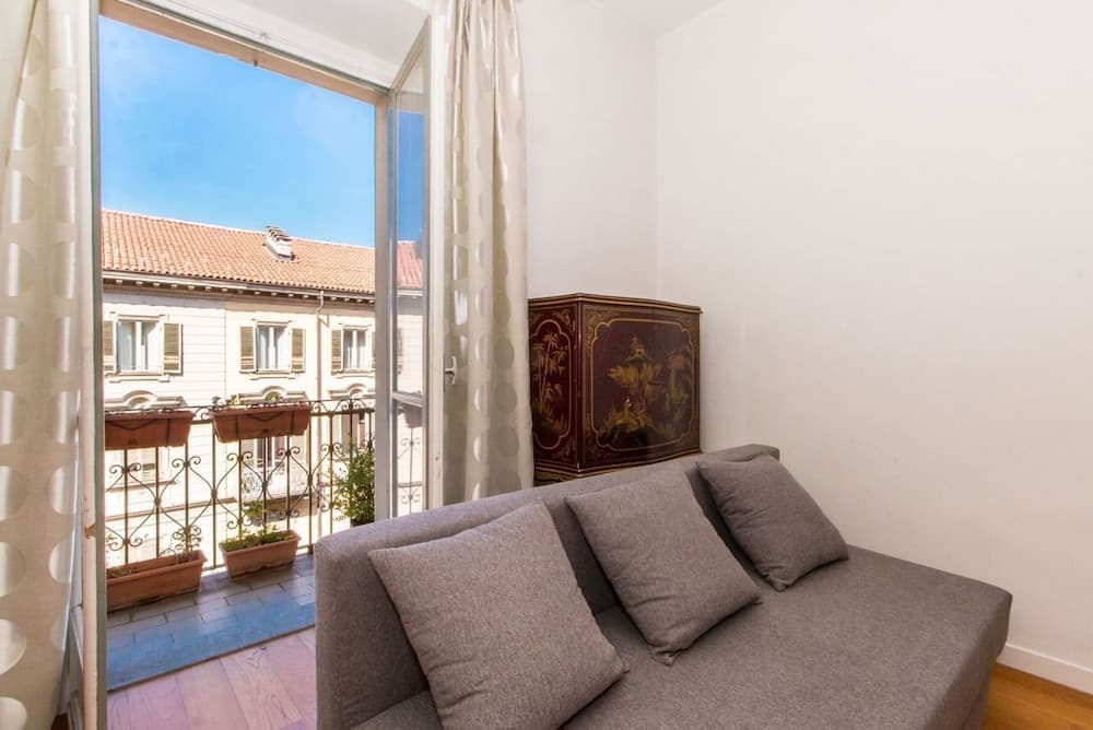 Porta Nuova & Parco del Valentino Roomy Flat