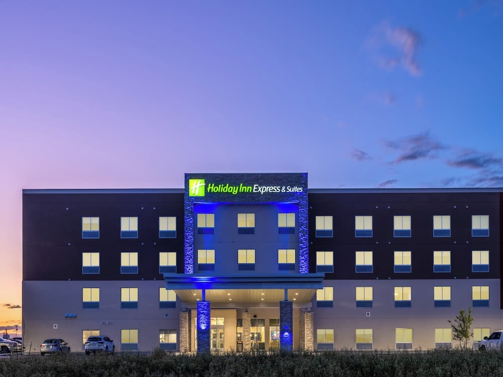 Holiday Inn Express And Suites Watertown by IHG