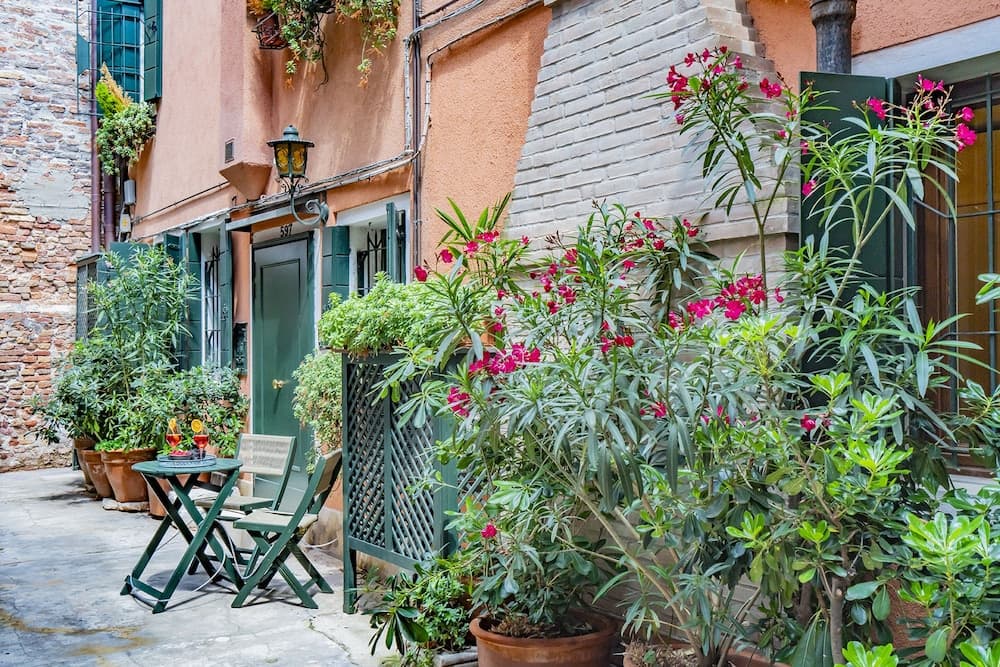 Lo Squero 1 The Secret Courtyard