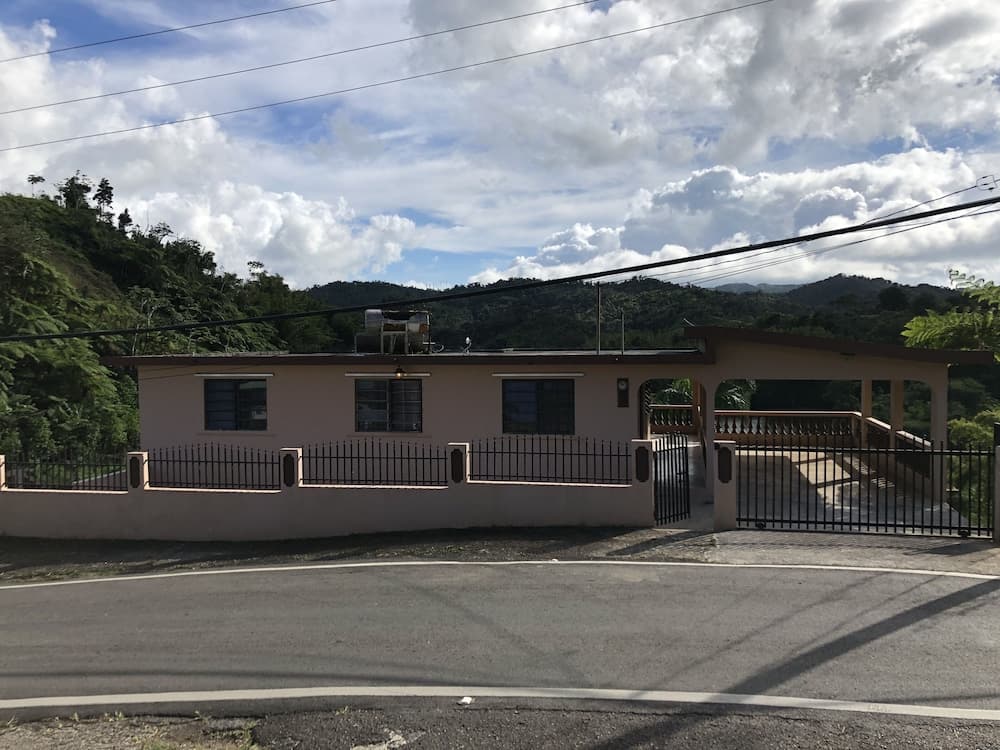 Konaklama yerinden arazi manzarası