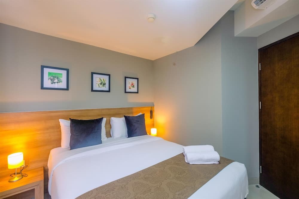 Fully Furnished with Comfortable 1BR Apartment at Mustika Golf Residence