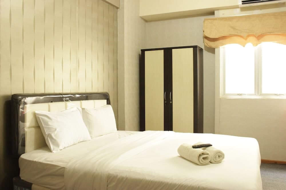 Quiet & Comfy Studio at The Suites @Metro Apartment