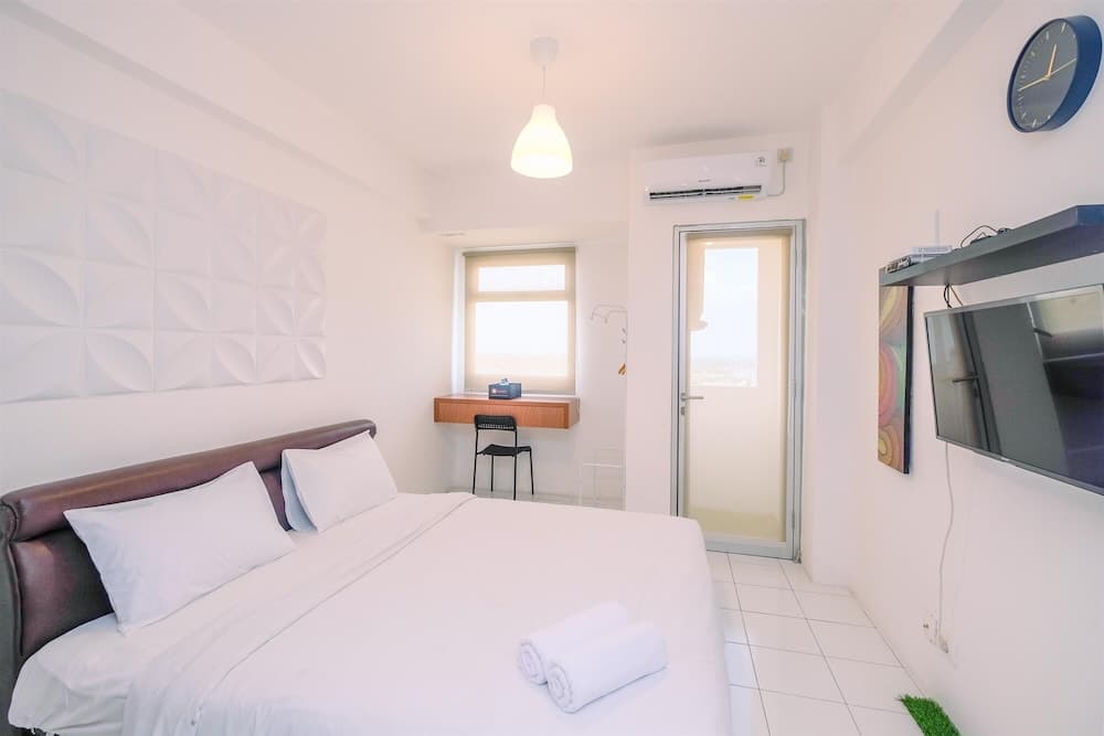 Cozy and Tranquil Studio Apartment at Gunung Putri Square