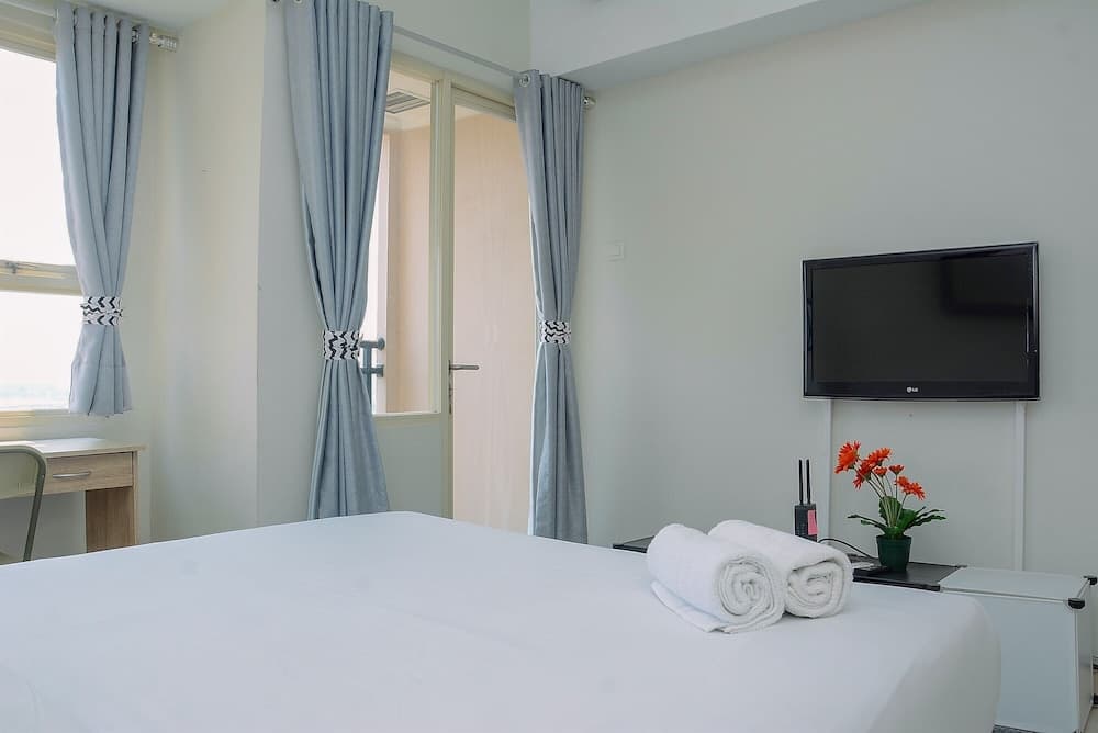 Elegant Studio Apartment Margonda Residence 5