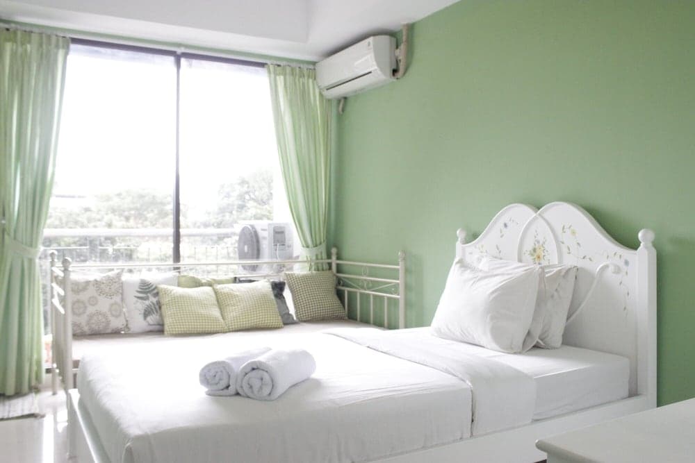 Stylish & Comfortable Studio at Beverly Dago Apartment
