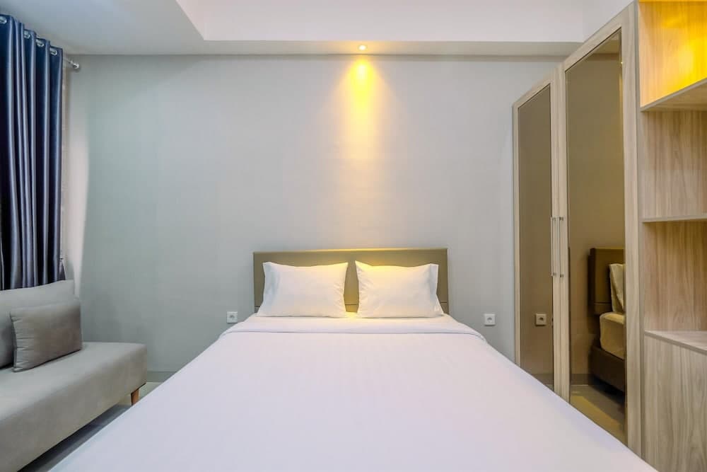 Homey and Warm Studio Apartment Oasis Cikarang