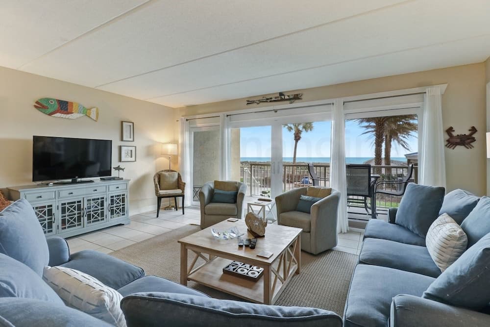 Spotted Sandpiper Condo Easy access to Pier, Pool and Beach Access are Steps Away by RedAwning