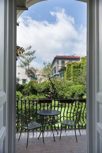 THE BELLINI HOUSE
