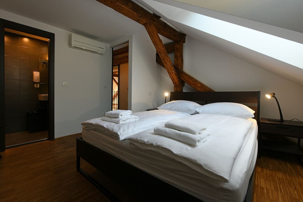 Atik Rooms