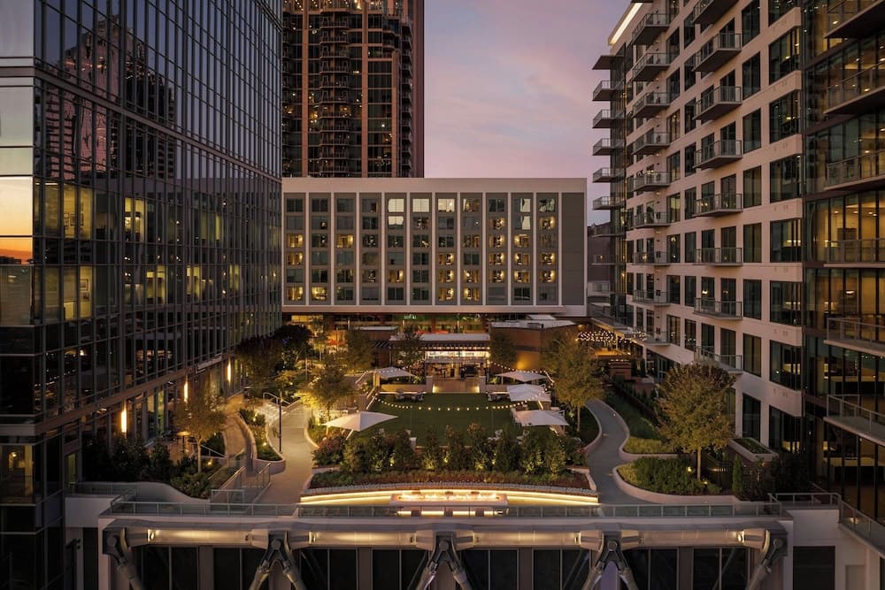 Epicurean Atlanta, Autograph Collection