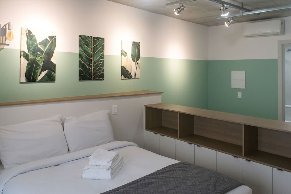 Charlie Porto Alegre Praça 4