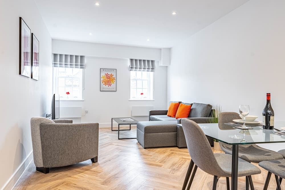 Celador Apartments - Wellington House