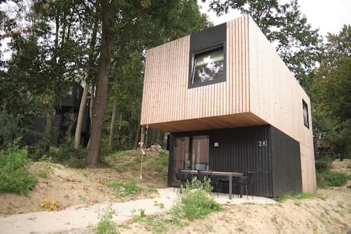 Spacious Lodge, 2 Bathrooms, Near Maastricht