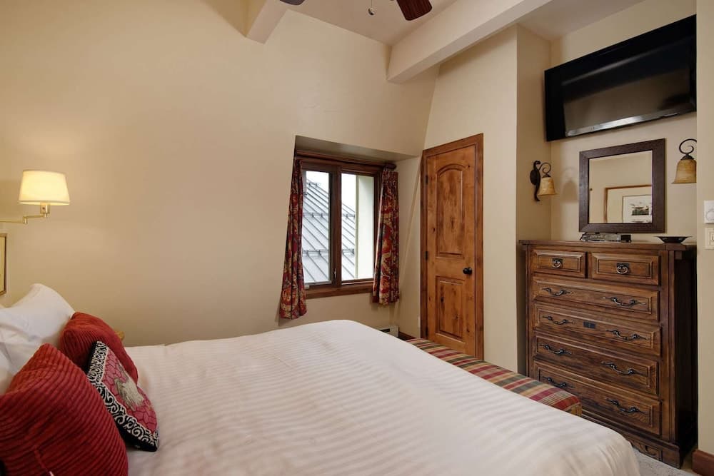 Chateau DuMont by iTrip Aspen Snowmass