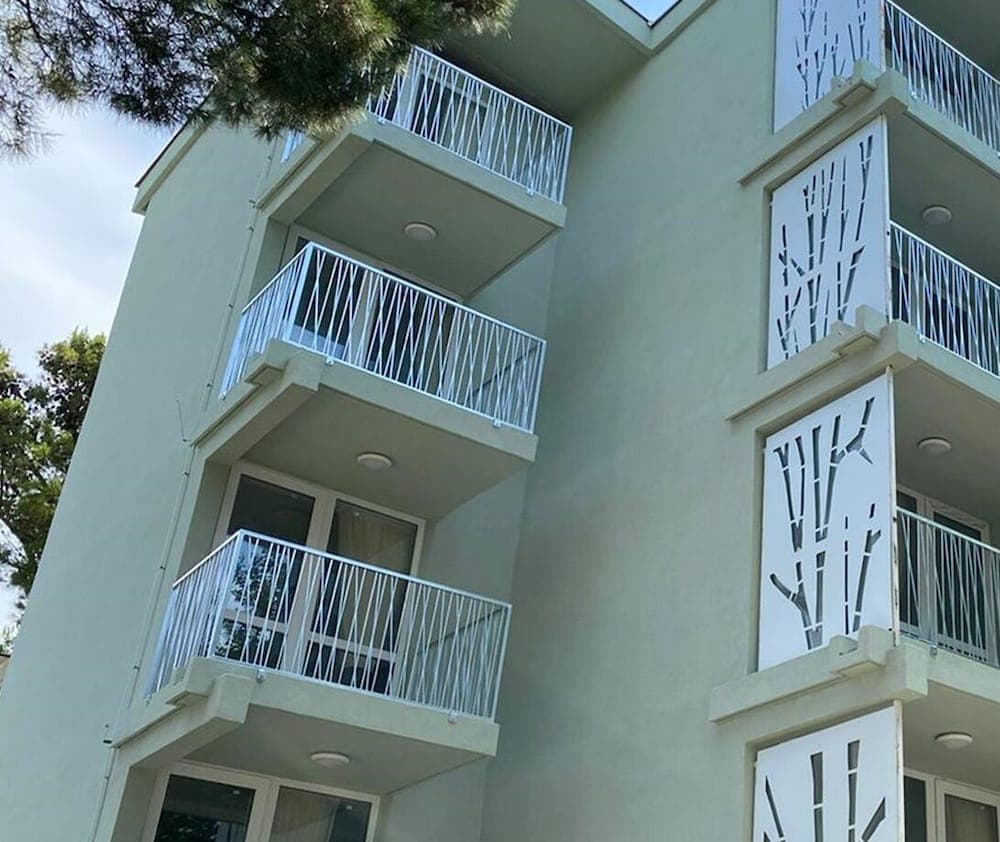 Konaklama yerinin ön cephesi