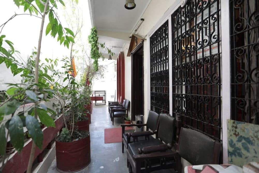 Goroomgo Deluxe Ankur Lake View Nainital