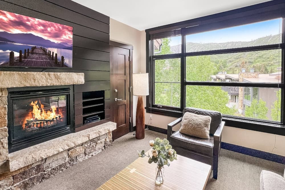 Hayden Lodge by iTrip Aspen Snowmass