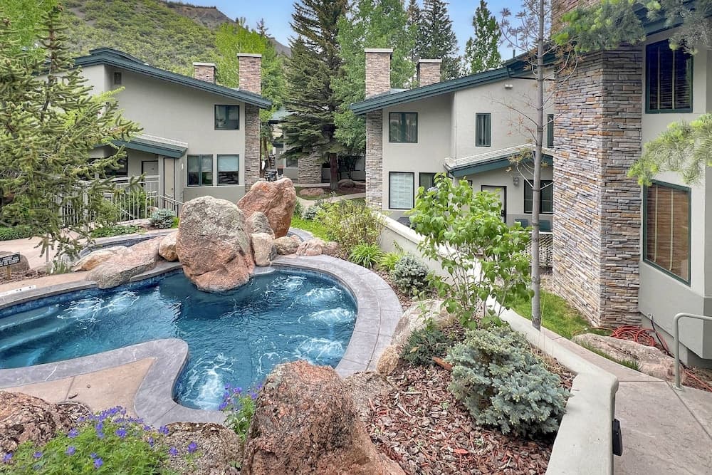 Tamarack Townhomes by iTrip Aspen Snowmass