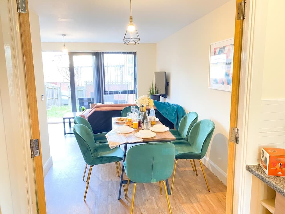 Tudors eSuites 11 Bed House City Centre