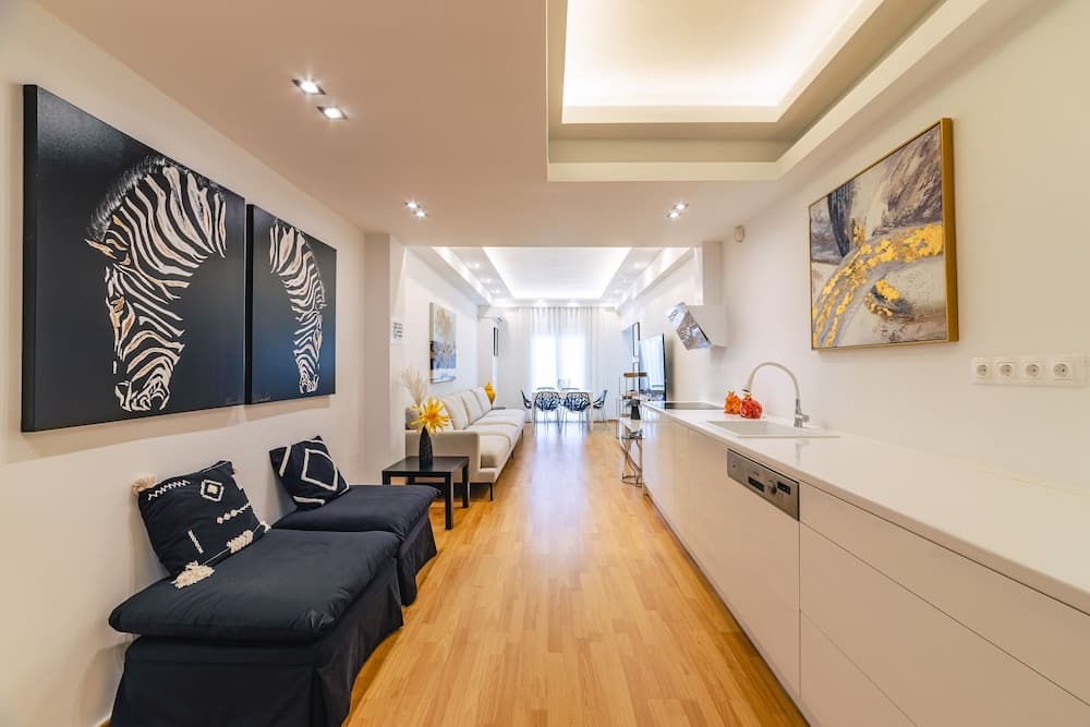 D9 center of Glyfada