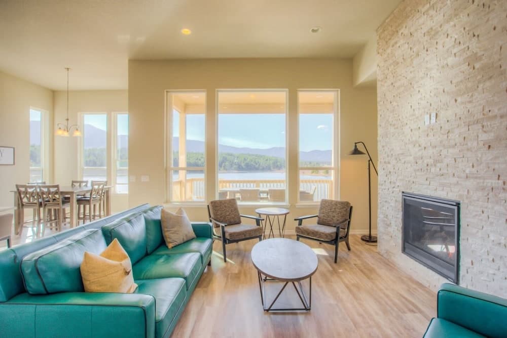 5BD Lakeside Mountain Spectacularhot Tubluxury