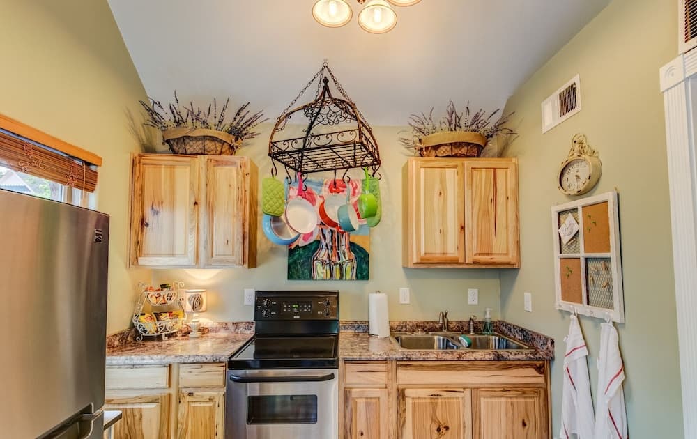 2BD Chic Cottage Mtns Walk Everywhere