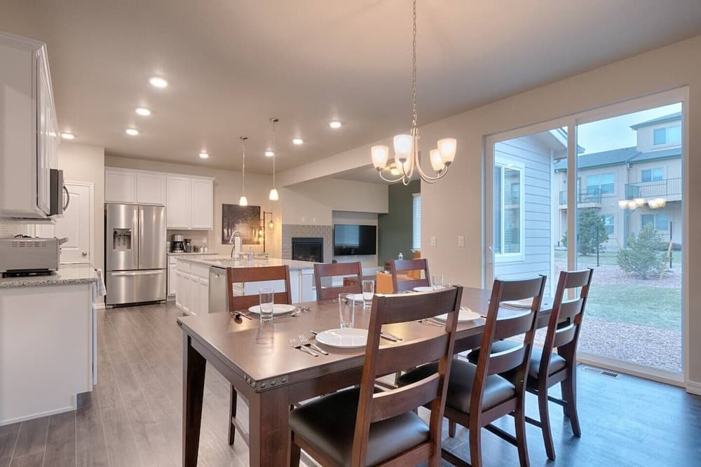 3BR Mtn Viewsluxury Townhomecentral Locationac