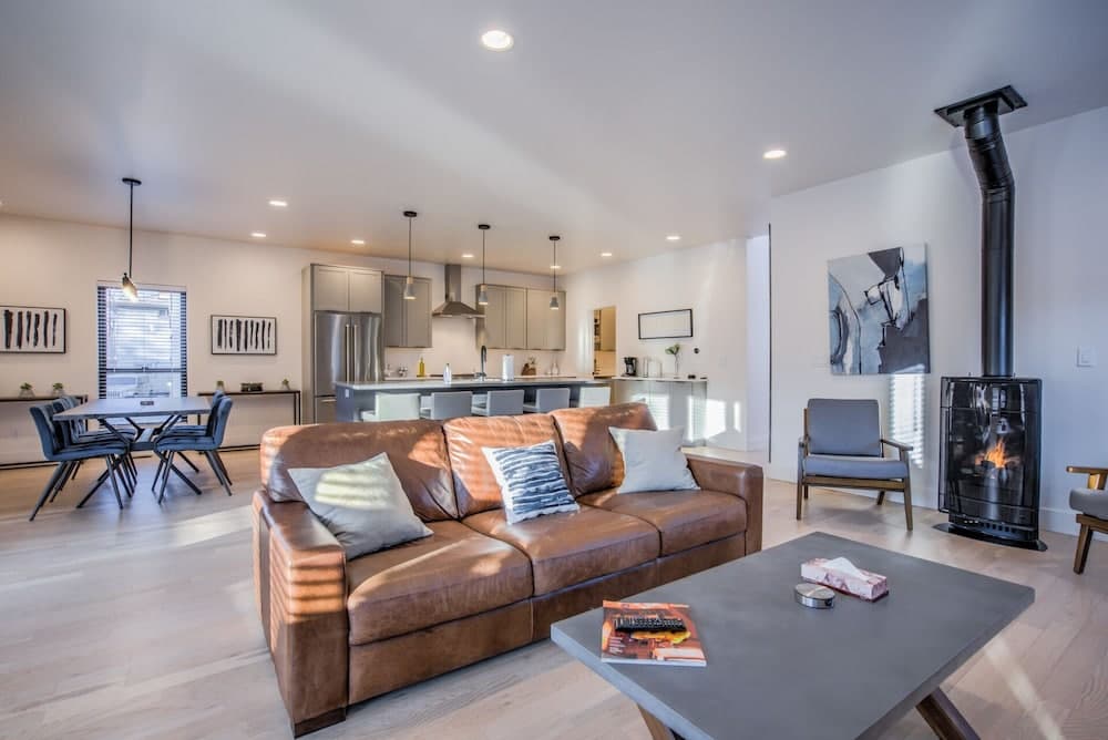 7brdowntown BIG & Moderngroups, Events & More!
