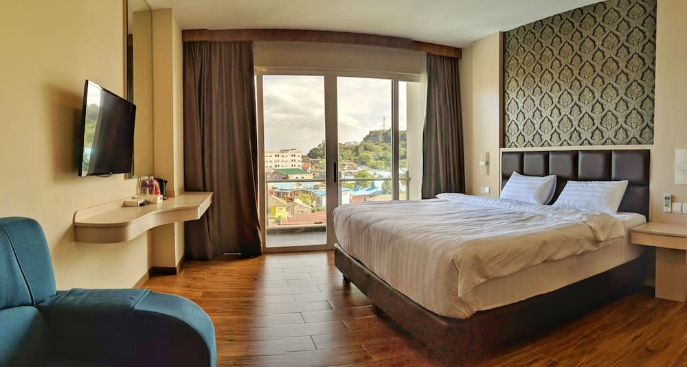 Lovina at Pelita Nagoya Apartment