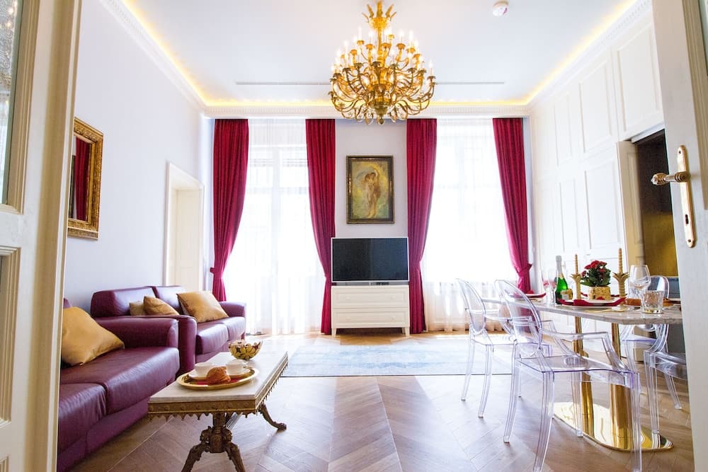 Count Zrinyi Basilica Residence