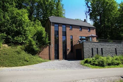 Villa with Sauna near Golf Course