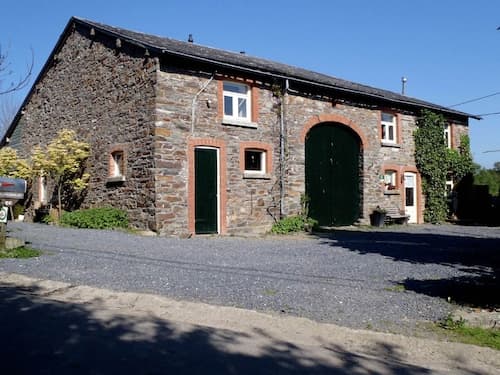 Rustic Farm Stay in Rogery