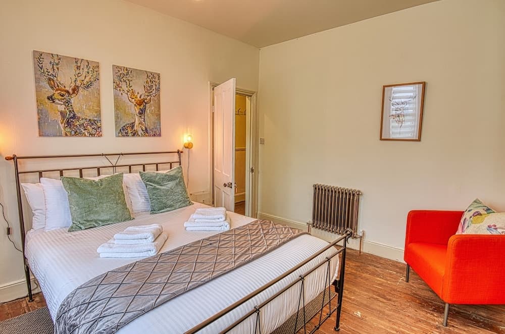 Ghar Homes - Bath Large Family Home