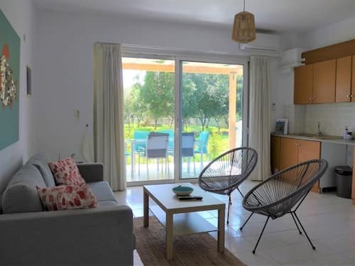 "kalamaki Plaza Apartments 'psari'"