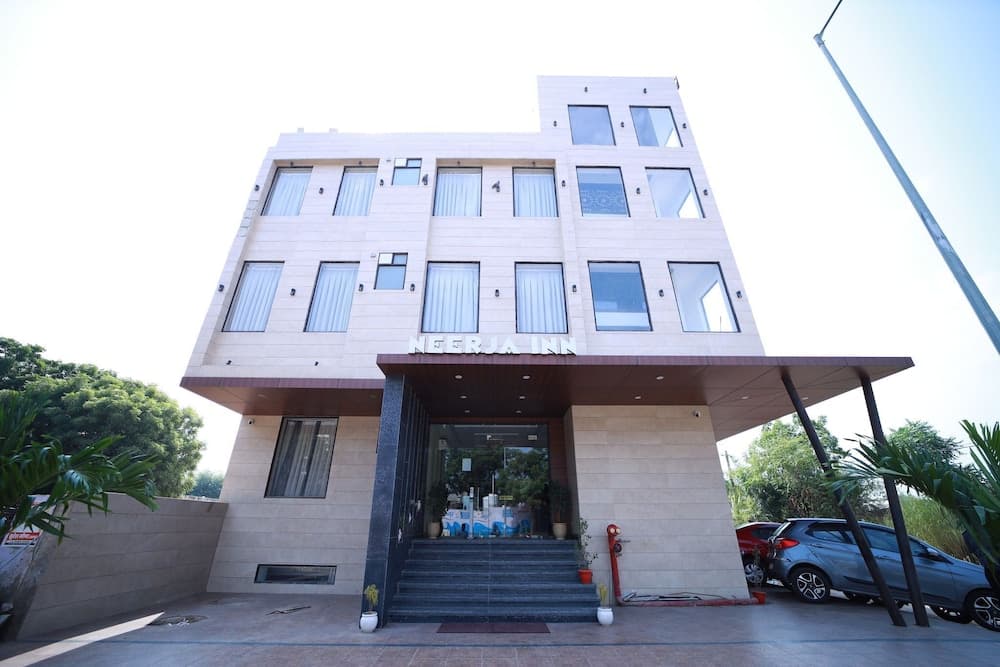 Hotel Neerja Inn