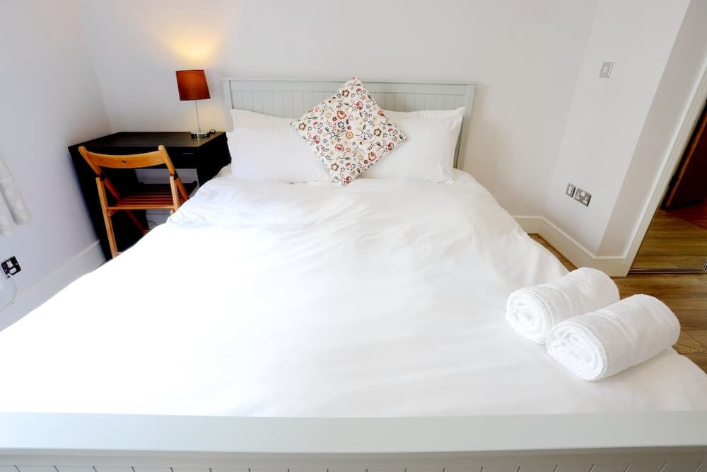 Birmingham Postbox Premier Home Stay