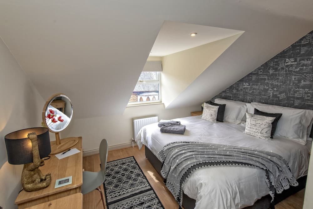 A very British house to stay 3 Bedroom