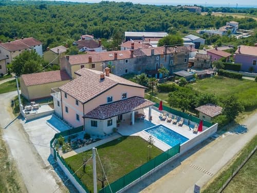 Villa in Brtonigla With Private Pool