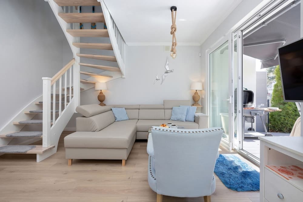 Four Seasons Apartment by Renters