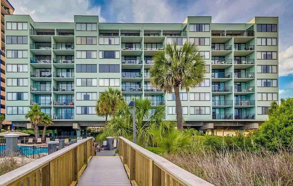 2BR Ocean View Condo w Private Balcony